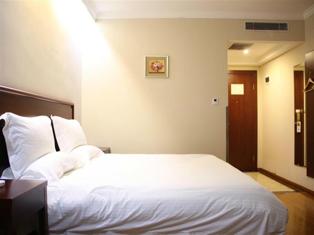 Greentree Inn Shanghai Dongming Road Subway Station Express Hotel Kültér fotó