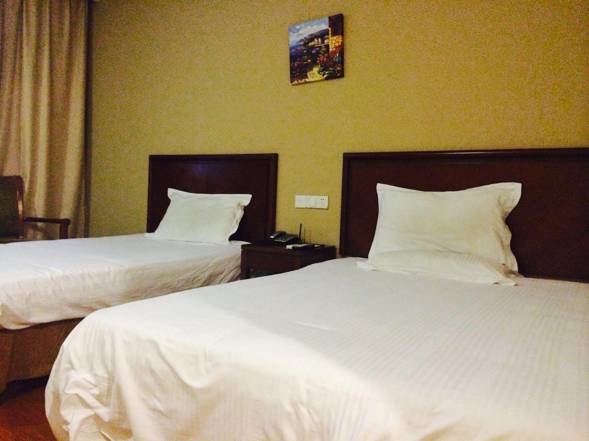 Greentree Inn Shanghai Dongming Road Subway Station Express Hotel Kültér fotó